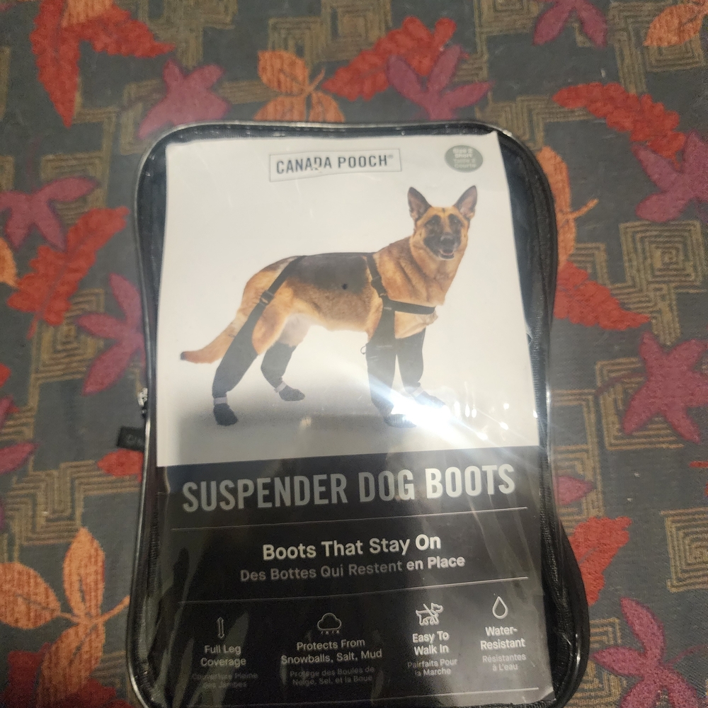 Canada Pooch Black Suspender Dog Boots Size 2 Short